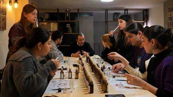 Parfüm Workshop İstanbul: Kişiye Özel Koku Tasarım Atölyesi Moj Dreams Parfüm I Kadıköy