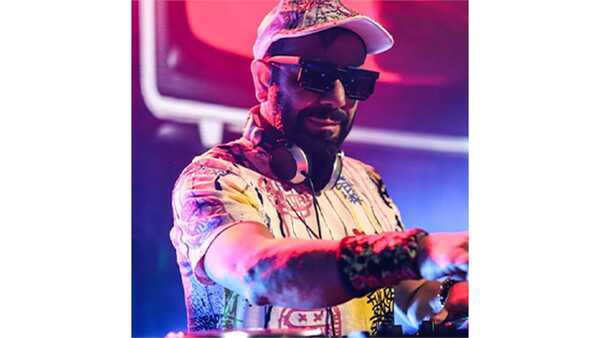 Dj Hakan Küfündür ile 90'lar & 2000'ler Türkçe Pop Parti